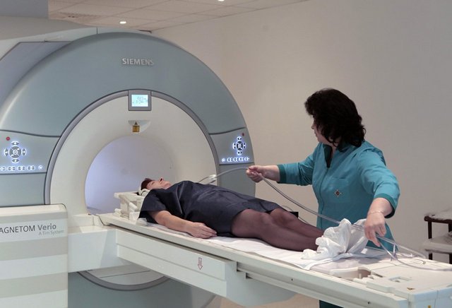 Снимок МРТ поможет быстро и качественно определить точный диагноз, поэтому без него практически не обойтись